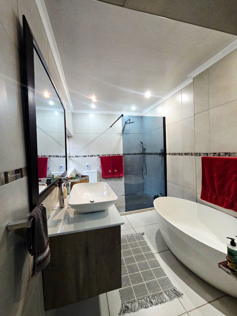 3 Bedroom Property for Sale in La Hoff North West